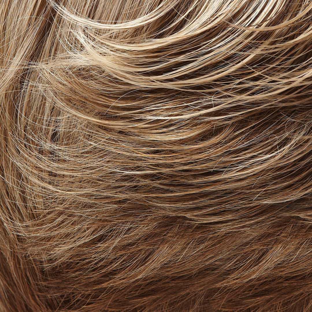 10/22TT Almond Biscuit | Light Brown & Light Natural Blonde Blend with Light Brown Nape