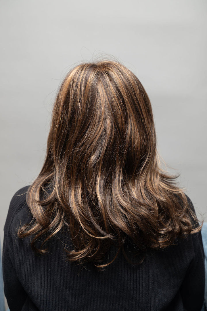 Frannie wearing Miranda Lite in 22F16S8 Venice Blonde