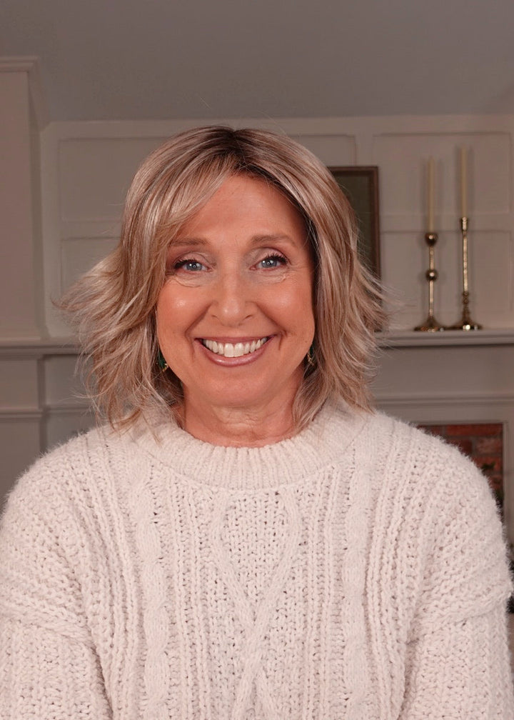 Frannie wearing Brann in Sandy Beige Blond-R