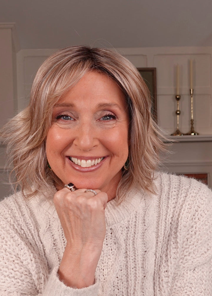 Frannie wearing Brann in Sandy Beige Blond-R