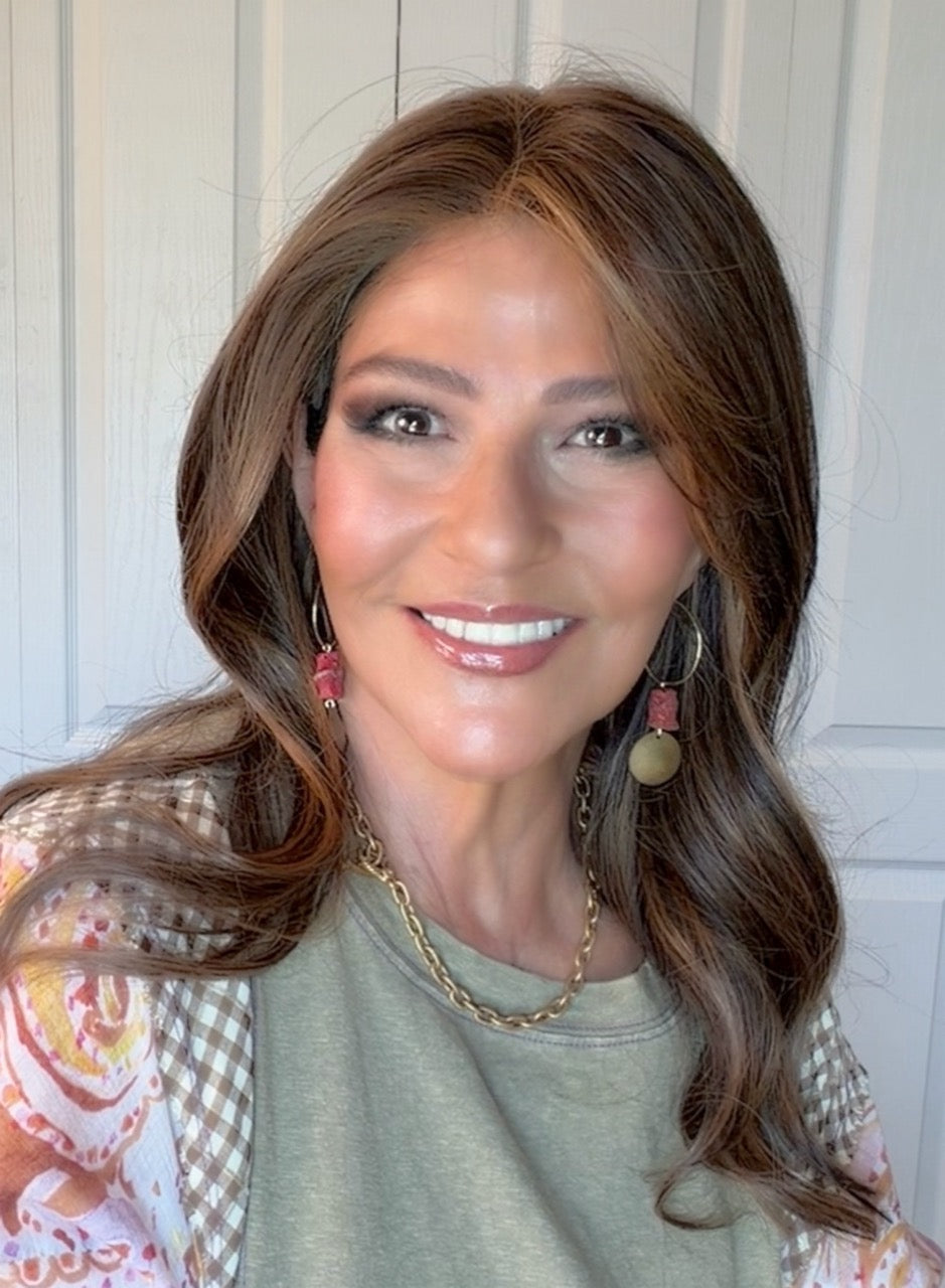 Marlene wearing Fiona Lite in 6F27 Caramel Syrup