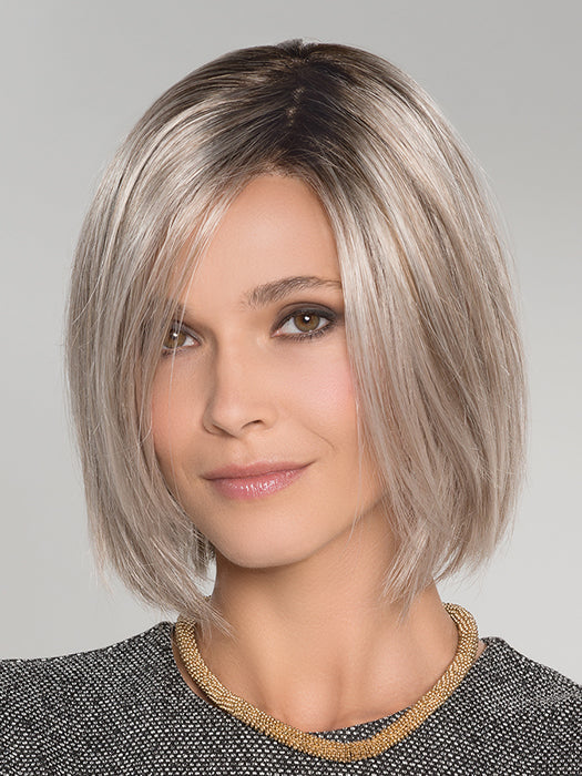 Narano in Ivory Grey Shaded 101.14 | Pearl platinum and dark ash blonde blend with dark shaded roots