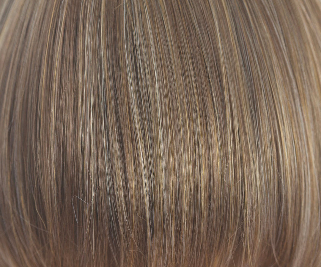 Mochaccino | Med Brown + Golden Blond highlights | Base: 30 HL: 140