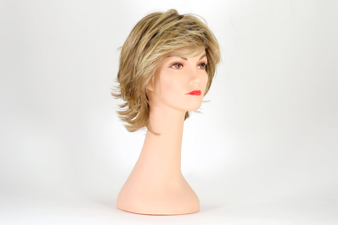 14/26/R10 | Light Red Brown Gold Blonde Highlights Rooted Medium Brown