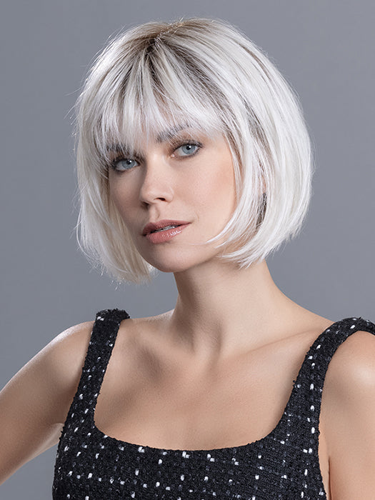 Sing in Platin Blonde Rooted 61.101.1001 | Pure White, Pearl Platinum, and Winter White with Shaded Roots