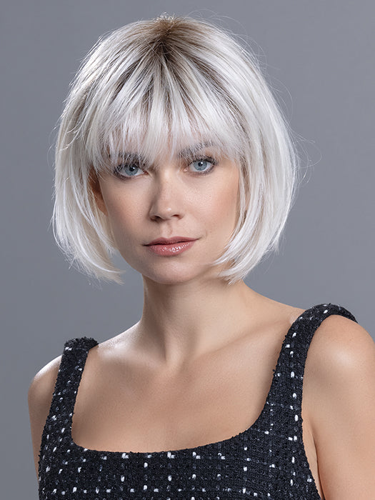 Sing in Platin Blonde Rooted 61.101.1001 | Pure White, Pearl Platinum, and Winter White with Shaded Roots