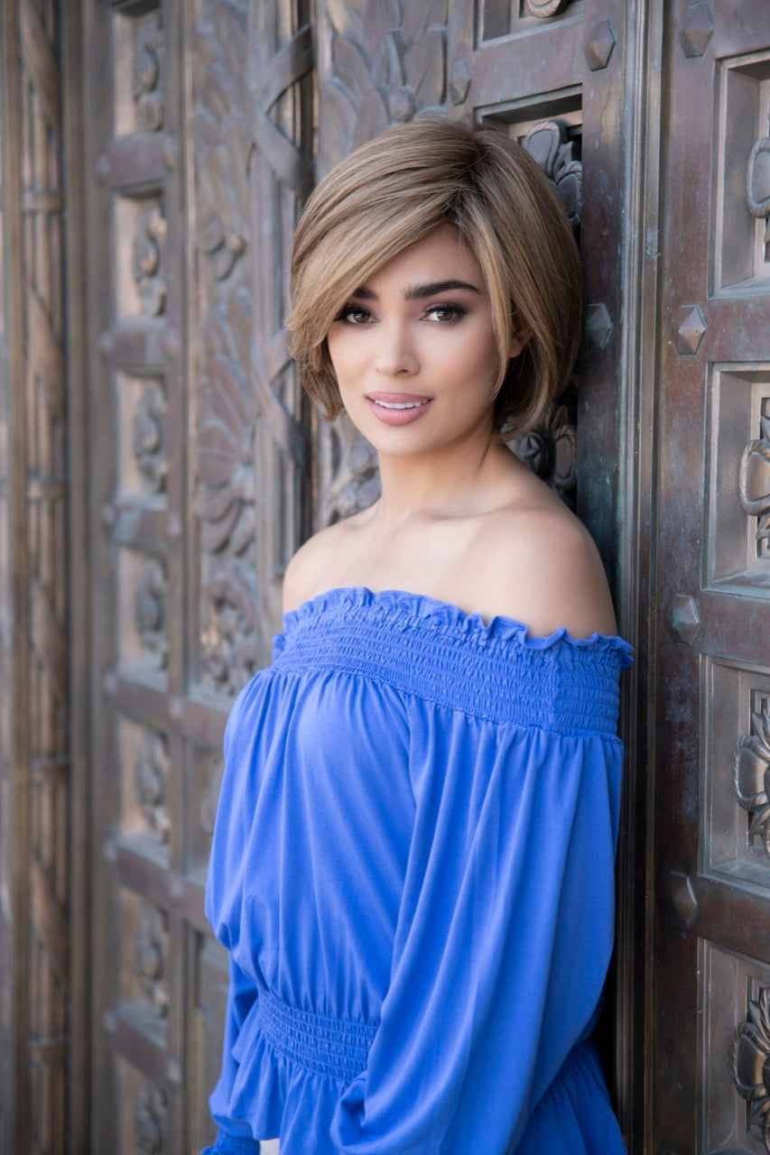 Abbey in Toasted Sesame