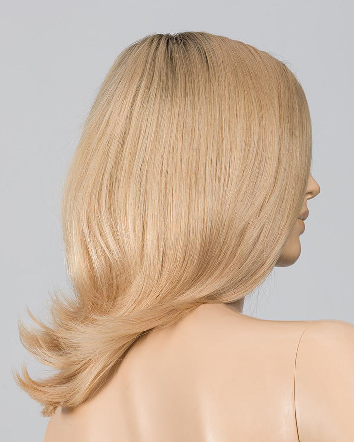 Pearl Blonde Rooted 101.24.16 | Pearl Platinum, Lightest Ash Blonde And Medium Blonde Blend With Shaded Roots