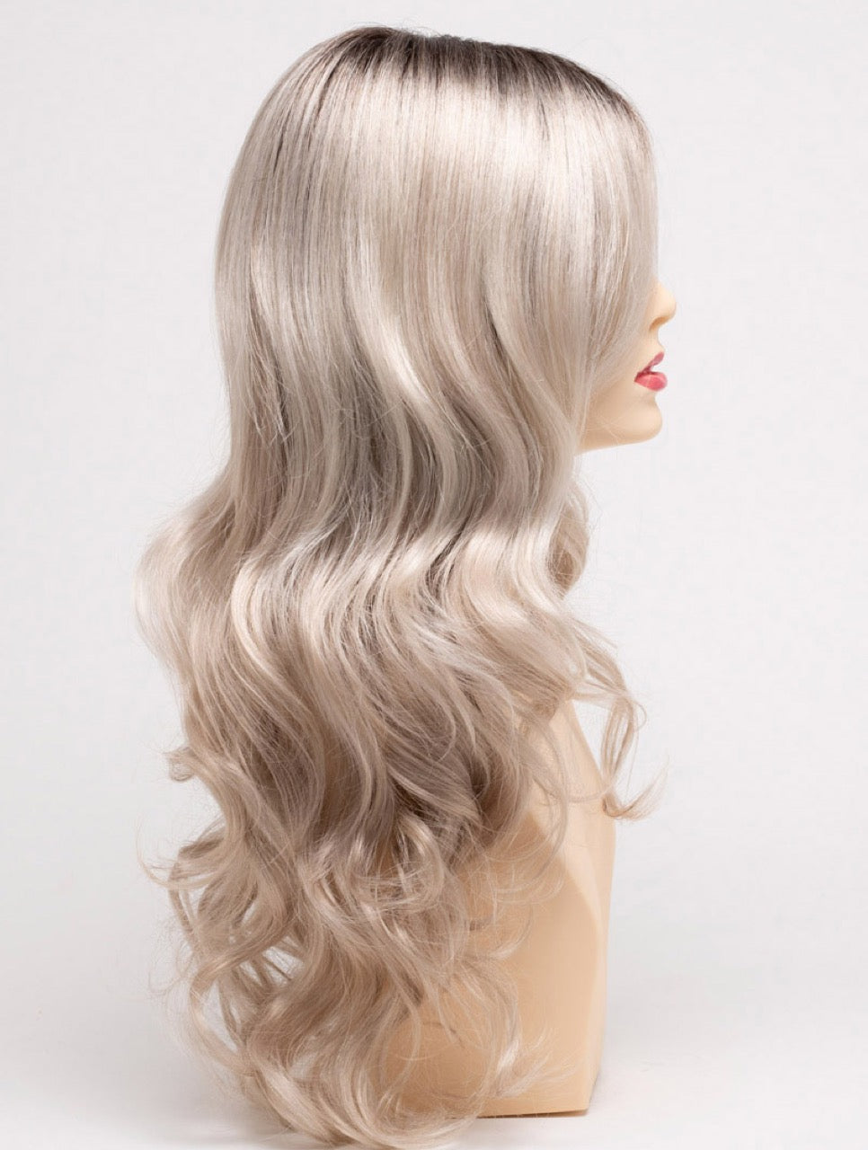 Platinum Shadow | 613 R8 | Rooted Pale Platinum Blonde