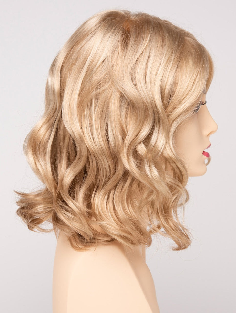 Medium Blonde | 26/23 | Sandy Blonde