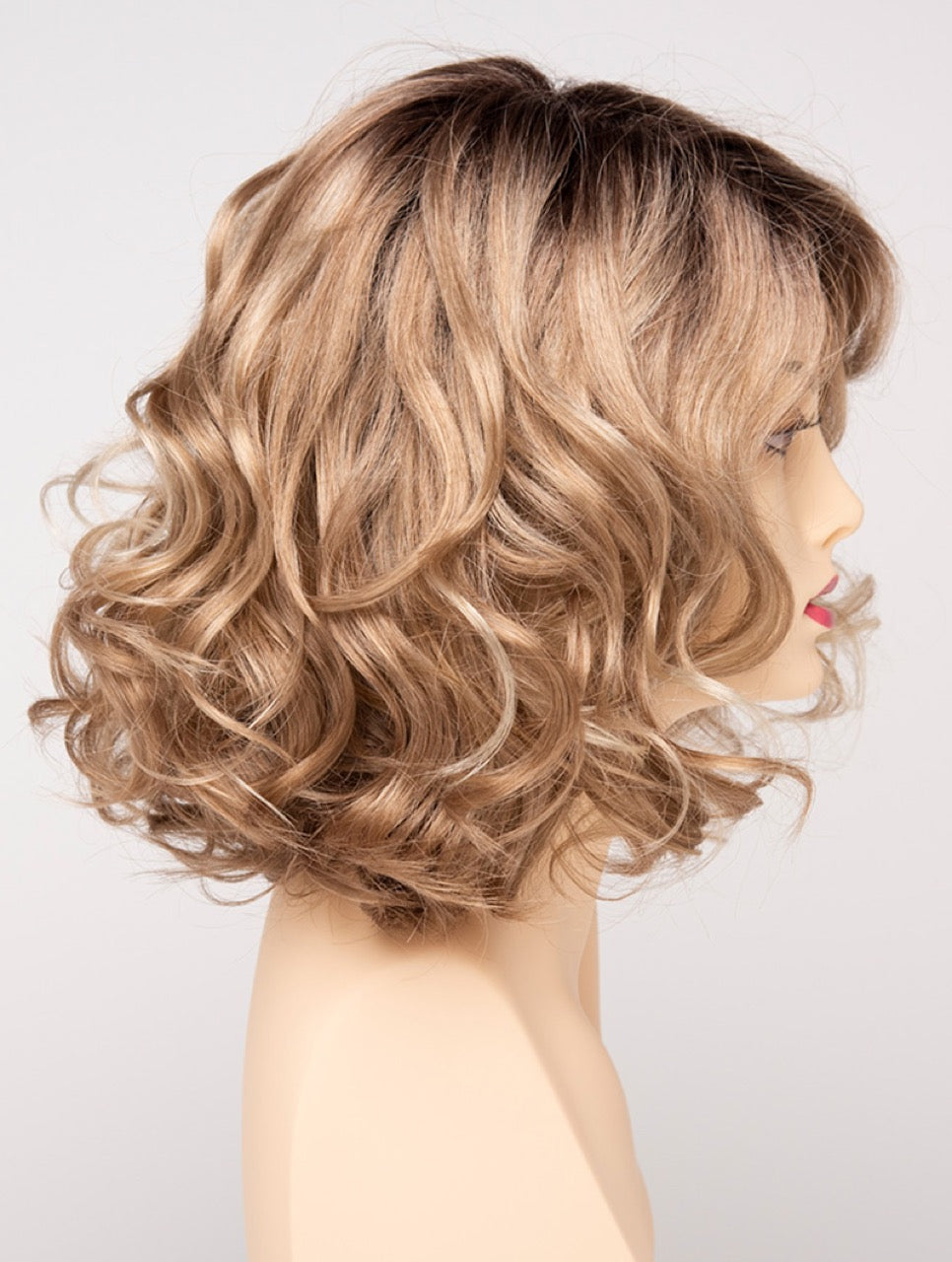 Sparkling Champagne | 26/23/14 R8 | Rooted Neutral Light Blonde