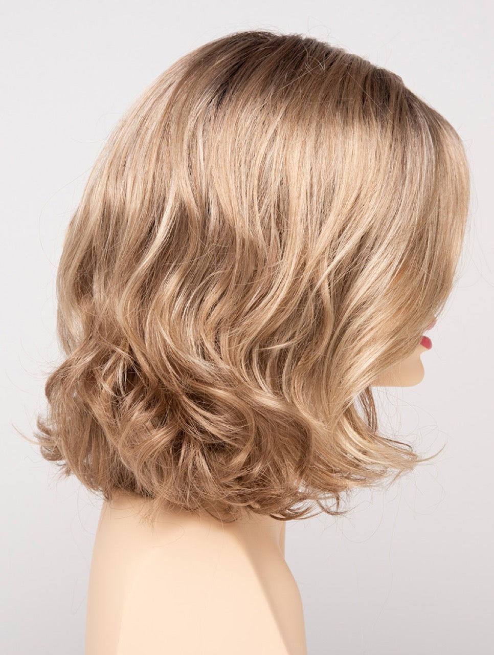 Sparkling Champagne | 26/23/14 R8 | Rooted Neutral Light Blonde