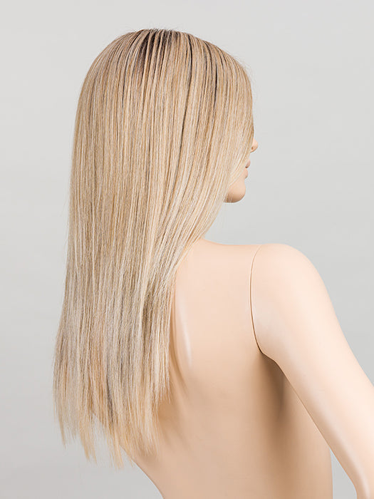 Sandy Blonde Tipped 24.16.22 | Lightest Ash Blonde, Medium Blonde, And Light Neutral Blonde Blend With Lighter Tipped Ends