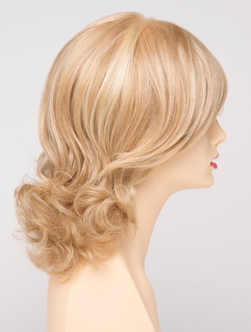 Medium Blonde | 26/23 | Sandy Blonde