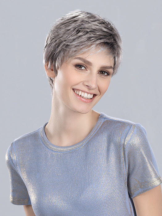 Metallic Grey Rooted 60.51 | Pearl White, Darkest/Lightest Brown With Grey Blend With Shaded Roots