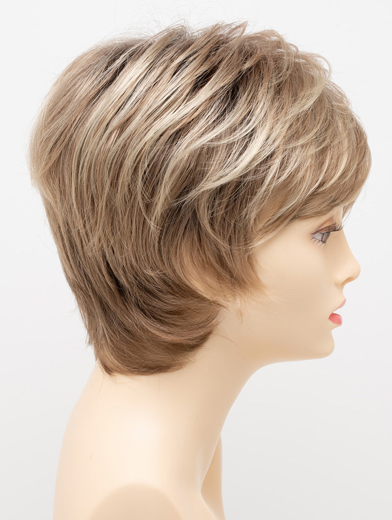 Sparkling Champagne | 26/23/14 R8 | Rooted Neutral Light Blonde