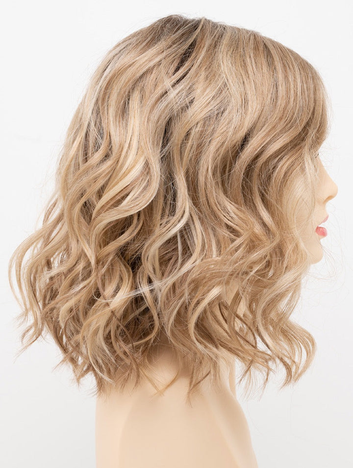 Sparkling Champagne | 26/23/14 R8 | Rooted Neutral Light Blonde