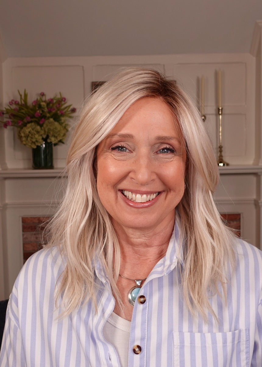 Frannie wearing Fenix in Sunlit Blonde