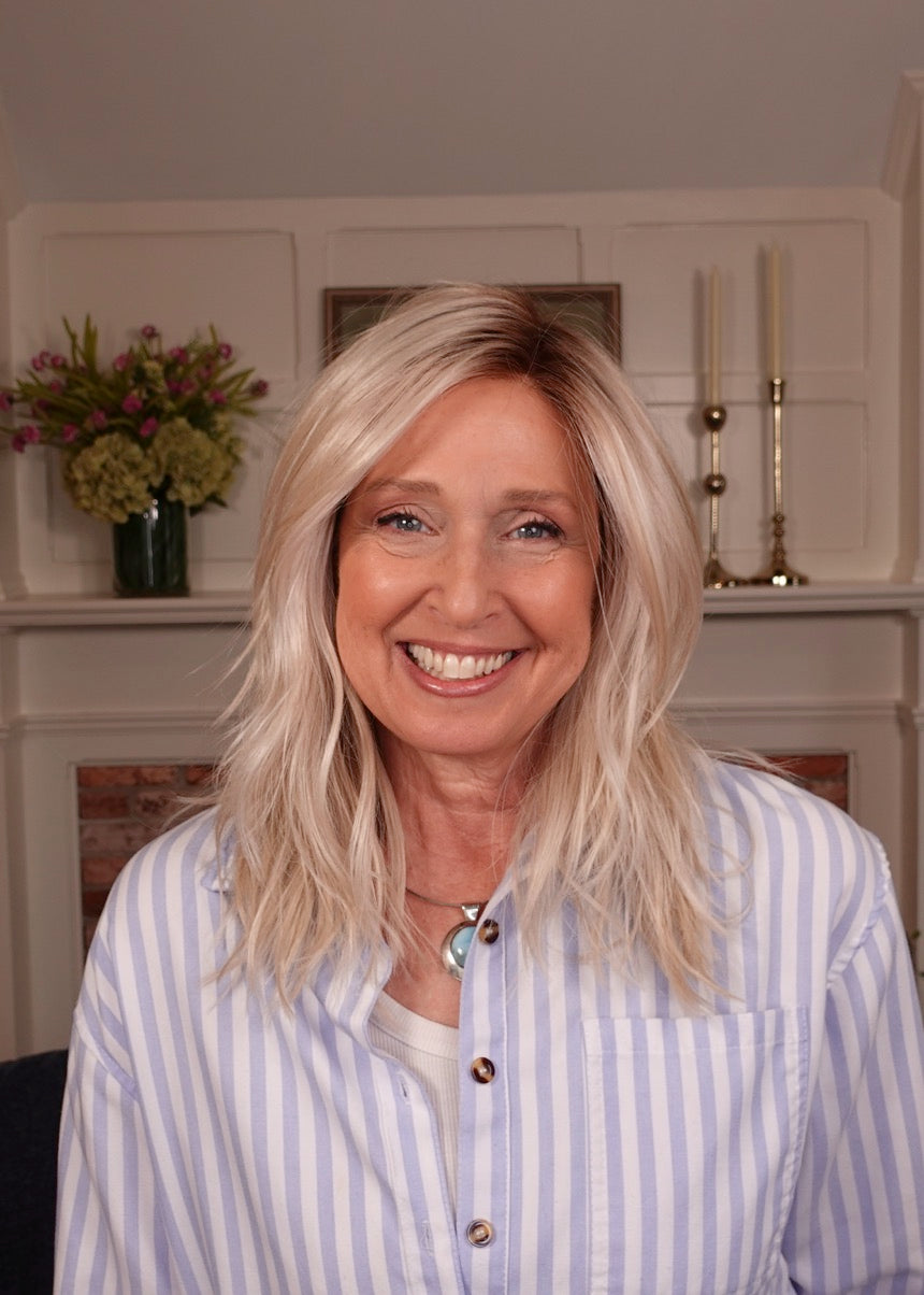 Frannie wearing Fenix in Sunlit Blonde