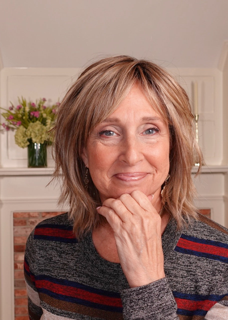 Frannie wearing Hollis in RH1226RT4