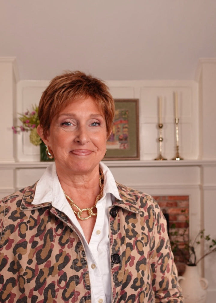 Frannie wearing Chat in Mocca Rooted