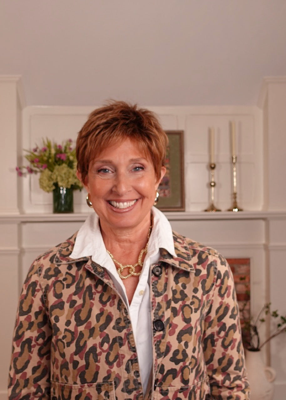 Frannie wearing Chat in Mocca Rooted