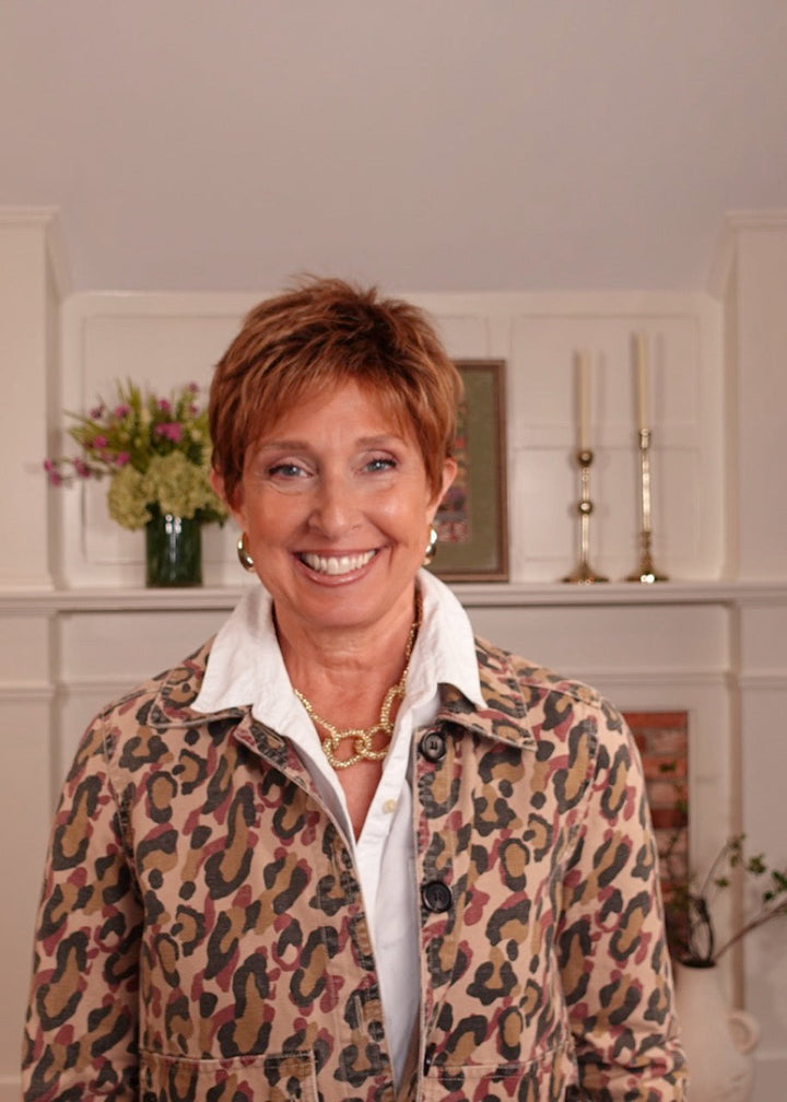 Frannie wearing Chat in Mocca Rooted