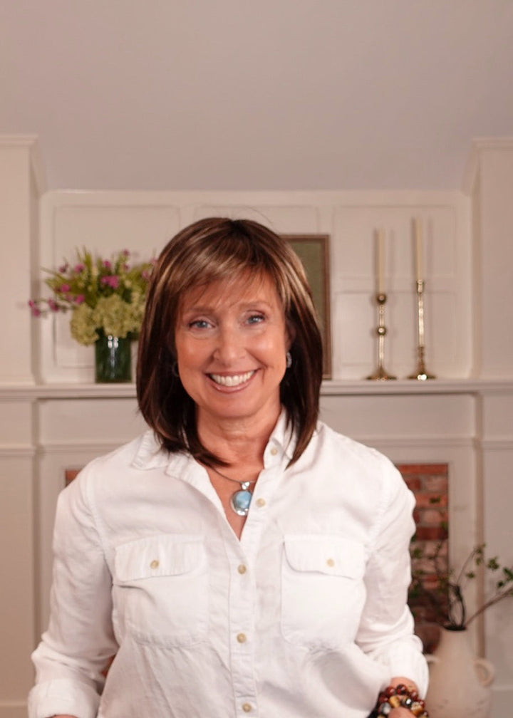 Frannie wearing Rainbow in Coffee Brown Lighted