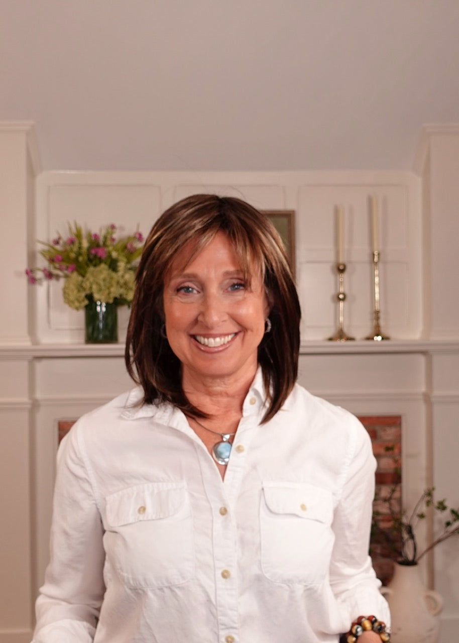 Frannie wearing Rainbow in Coffee Brown Lighted