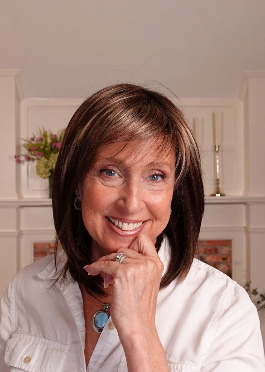 Frannie wearing Rainbow in Coffee Brown Lighted