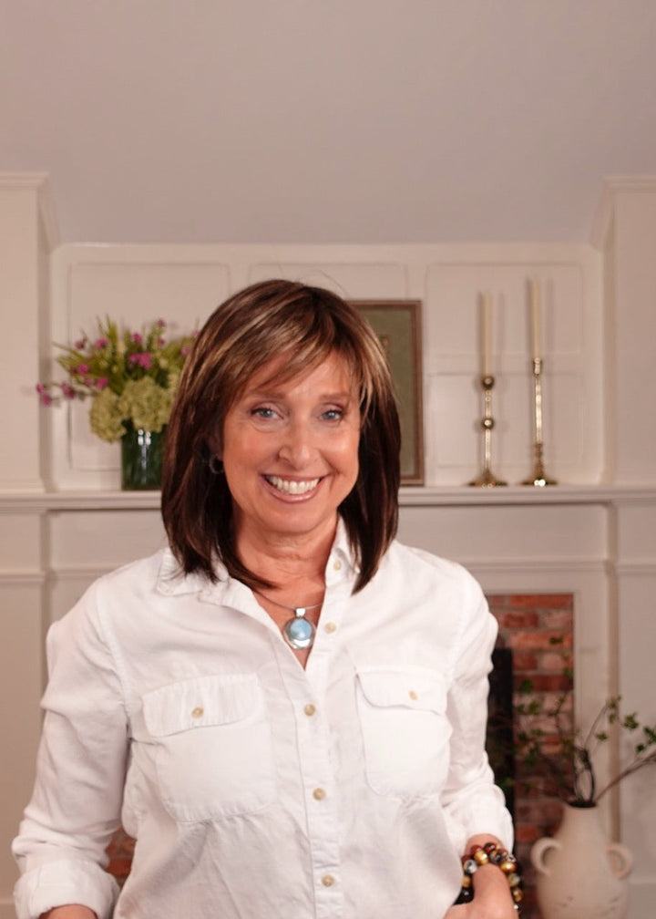 Frannie wearing Rainbow in Coffee Brown Lighted