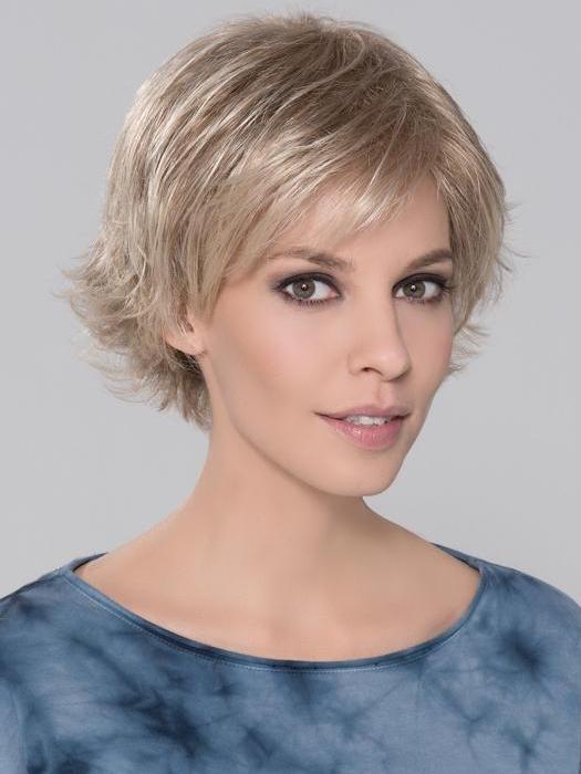 Champagne Rooted 22.20.25 | Light Neutral Blonde, Light Strawberry Blonde, Lightest Golden Blonde Blend with Shaded Roots