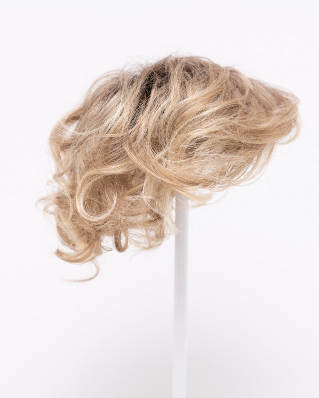 Sparkling Champagne | 26/23/14 R8 | Rooted Neutral Light Blonde