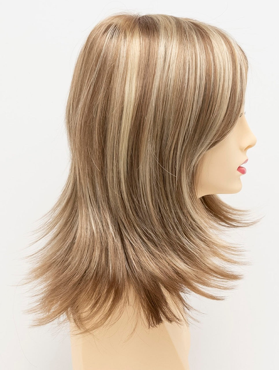 Dark Blonde | 16/23 | Neutral Dark Blonde with Highlights