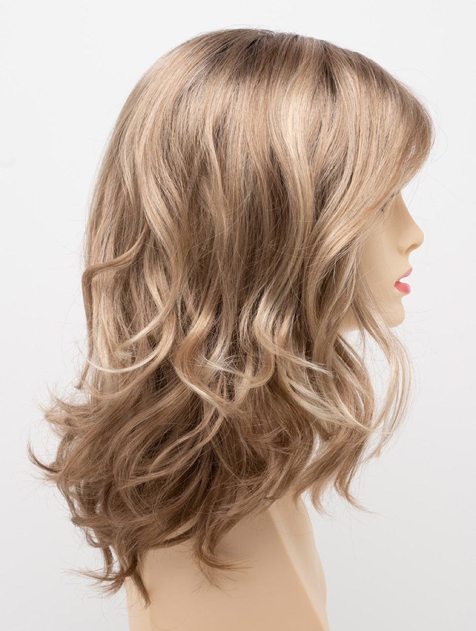 Sparkling Champagne | 26/23/14 R8 | Rooted Neutral Light Blonde