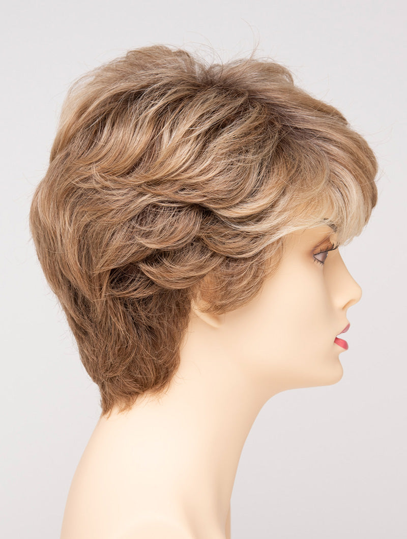 Sparkling Champagne | 26/23/14 R8 | Rooted Neutral Light Blonde