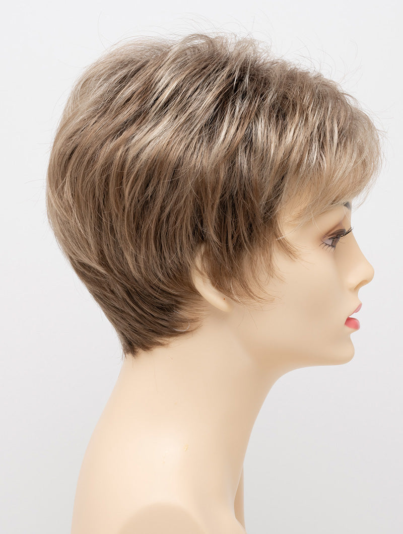 Sparkling Champagne | 26/23/14 R8 | Rooted Neutral Light Blonde