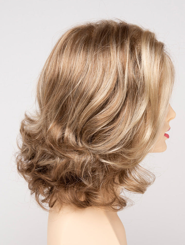 Dark Blonde | 16/23 | Neutral Dark Blonde with Highlights