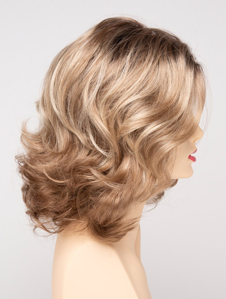 Sparkling Champagne | 26/23/14 R8 | Rooted Neutral Light Blonde