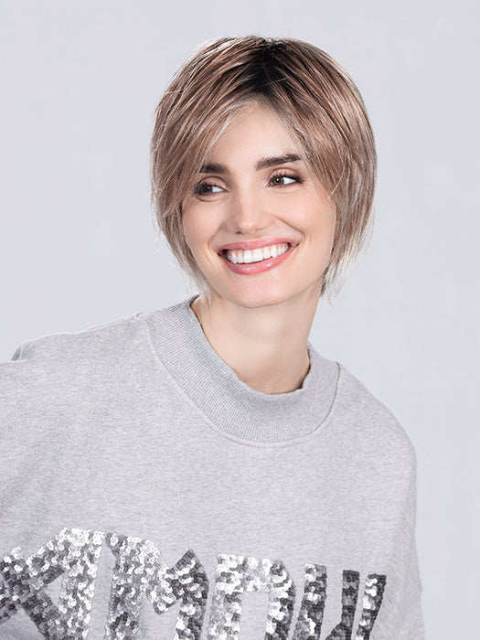 Candy Blonde Rooted 101.26.60 | Pearl Platinum, Dark Strawberry Blonde And Pearl White With Shaded Roots