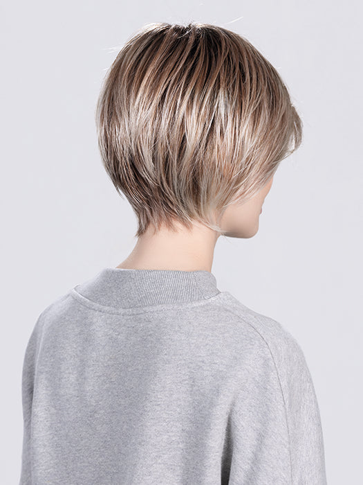 Candy Blonde Rooted 101.26.60 | Pearl Platinum, Dark Strawberry Blonde And Pearl White With Shaded Roots