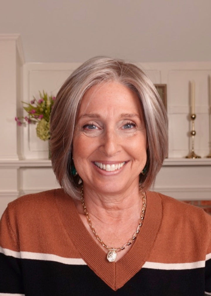 Frannie wearing Ava in 101F48T Martini