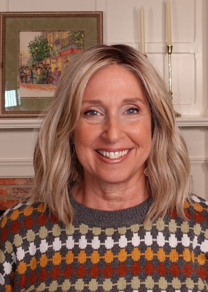 Frannie wearing Hollie in 22F16S8 Venice Blonde