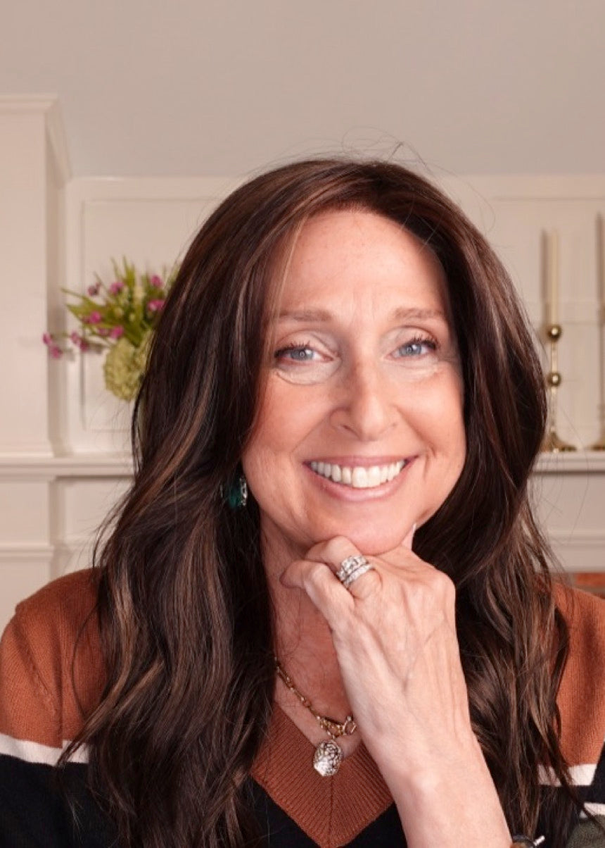 Frannie wearing Olivia in 6RH12 Espresso Latte