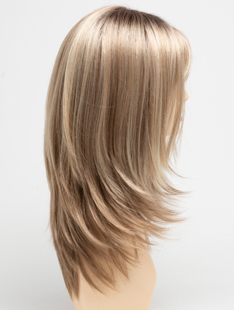 Sparkling Champagne | 26/23/14 R8 | Rooted Neutral Light Blonde