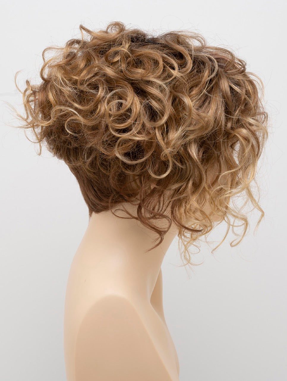 Golden Nutmeg | 27/26/23 R8 | 3-Tone blend of a Cinnamon Brown Base, Chocolate, Brown Roots, and Golden Blonde highlights