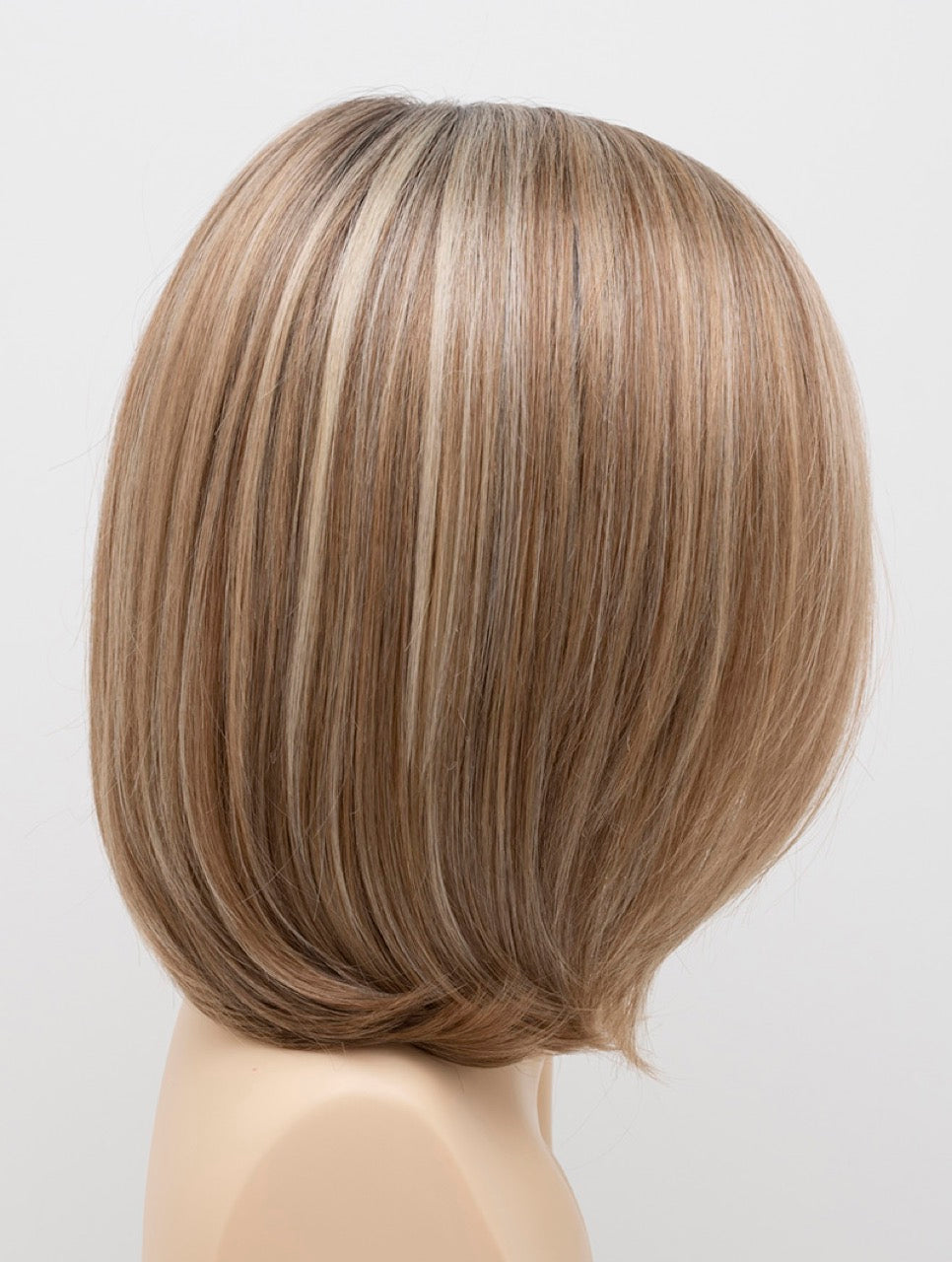 Sparkling Champagne | 26/23/14 R8 | Rooted Neutral Light Blonde