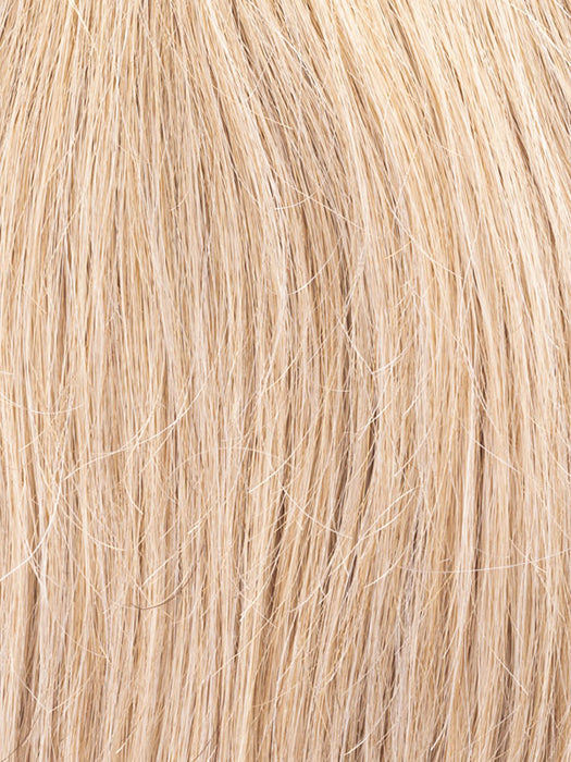 Sandy Blonde Rooted 26.22.16 | Light Golden Blonde, Light Neutral Blonde and Medium Blonde Blend with Shaded Roots