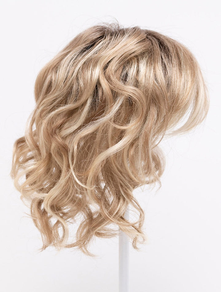 Sparkling Champagne | 26/23/14 R8 | Rooted Neutral Light Blonde