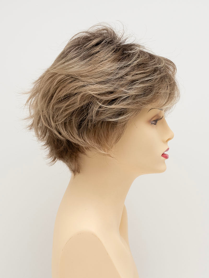 Sparkling Champagne | 26/23/14 R8 | Rooted Neutral Light Blonde